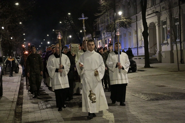 Płock. Procesja pokutna w Popielec