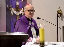 Bp Andrzej Czaja przewodniczył liturgii stacyjnej na rozpoczęcie Wielkiego Postu