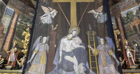 Orawka: zabytkowe kurtyny wielkopostne tylko do niedzieli