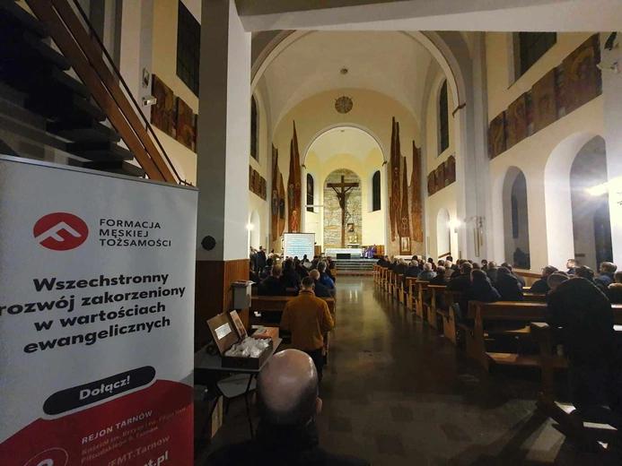 Tarnów. Nocne rekolekcje dla mężczyzn