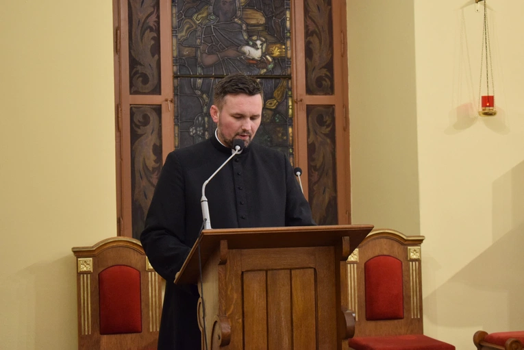 Modlitwa za zranionych w Kościele