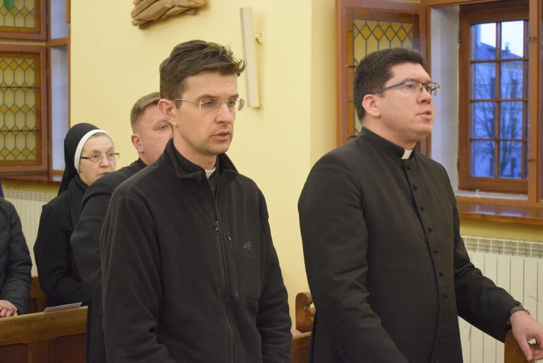 Modlitwa za zranionych w Kościele