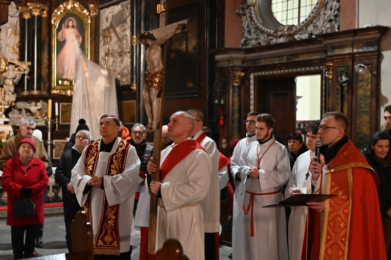  Droga Krzyżowa w intencji ofiar przemocy i wykorzystywania seksualnego