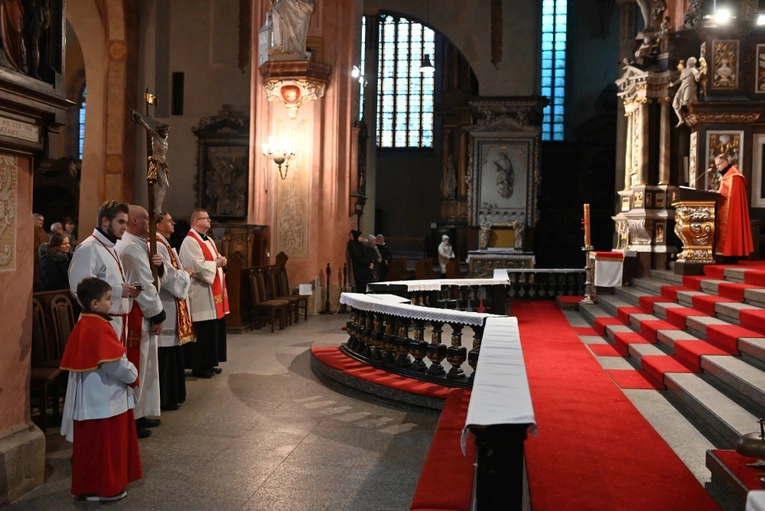  Droga Krzyżowa w intencji ofiar przemocy i wykorzystywania seksualnego