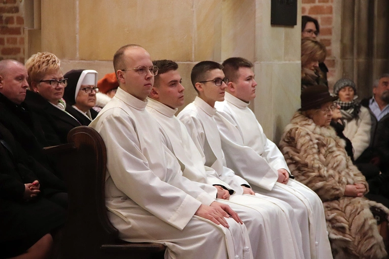 Przyjęcie posługi akolitatu w katedrze wrocławskiej 2024