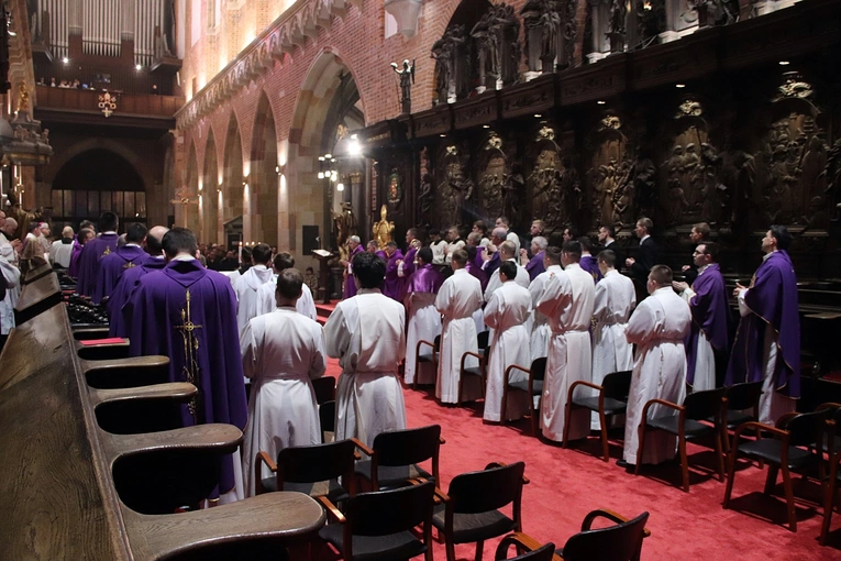 Przyjęcie posługi akolitatu w katedrze wrocławskiej 2024