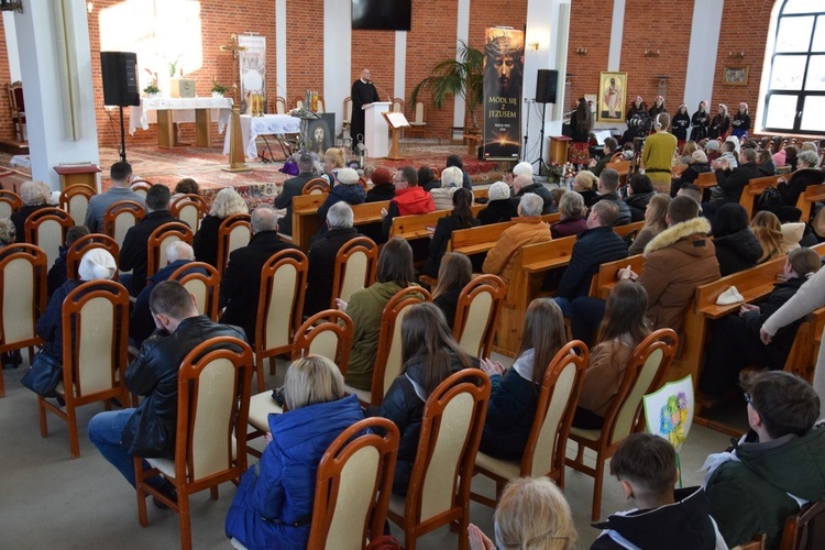 Parafia w Sadkowie gościła uczestników Pielgrzymki Podwórkowych Kół Różańcowych Dzieci.