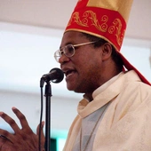 Haiti: biskup ranny w wybuchu
