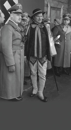 Wacław Krzeptowski – „góralski książę” – w towarzystwie gubernatora Hansa Franka. 