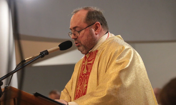 - Myślą i modlitwą wracamy do tamtego 22 lutego. Ale gdybyśmy tylko wrócili do wspomnień, jak do albumu ze starymi zdjęciami, to byłoby to za mało. To, co się wtedy stało w celi św. s. Faustyny, było zaproszeniem do czegoś więcej! - mówił ks. dr Jarosław Kwiatkowski.