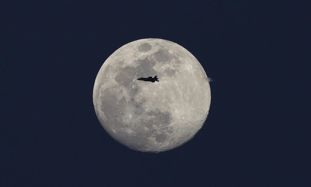 Księżyc. Z izraelskim F-35