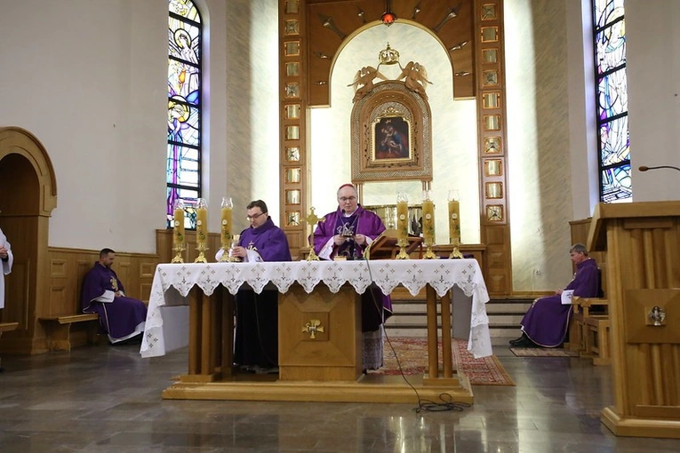 Modlitwa pokutna kapłanów w Trzebini-Sierszy