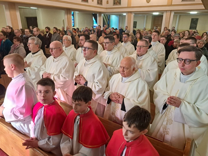 Ruda Śl.-Halemba. Święcenia diakonatu Pawła Dąbrowskiego