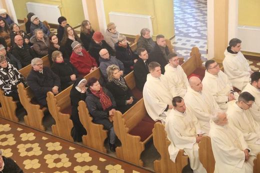 Ruda Śl.-Halemba. Święcenia diakonatu Pawła Dąbrowskiego