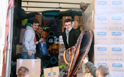 Pomoc uchodźcom z Ukrainy trwa od pierwszych dnia wojny.