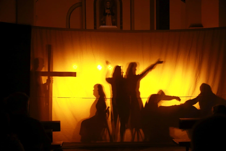 Droga Krzyżowa w Mesznej Opackiej