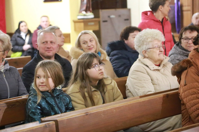 Droga Krzyżowa w Mesznej Opackiej