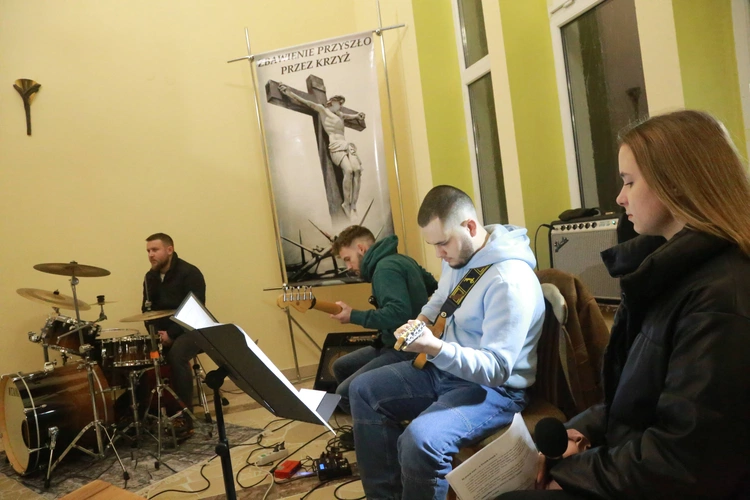 Droga Krzyżowa w Mesznej Opackiej