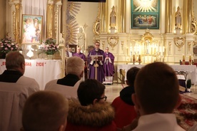 Mszy św. w rypińskiej farze przewodniczył biskup Mirosław Milewski.