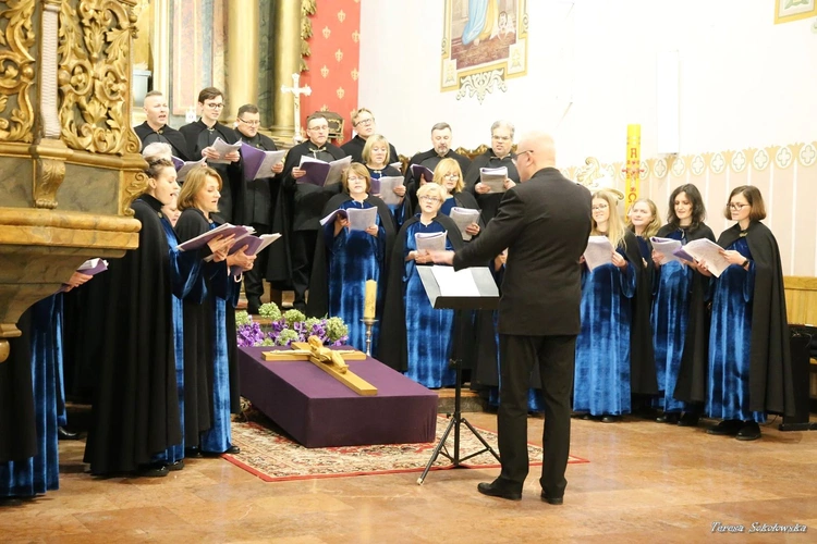 Ciechanów. Koncert pieśni pasyjnych