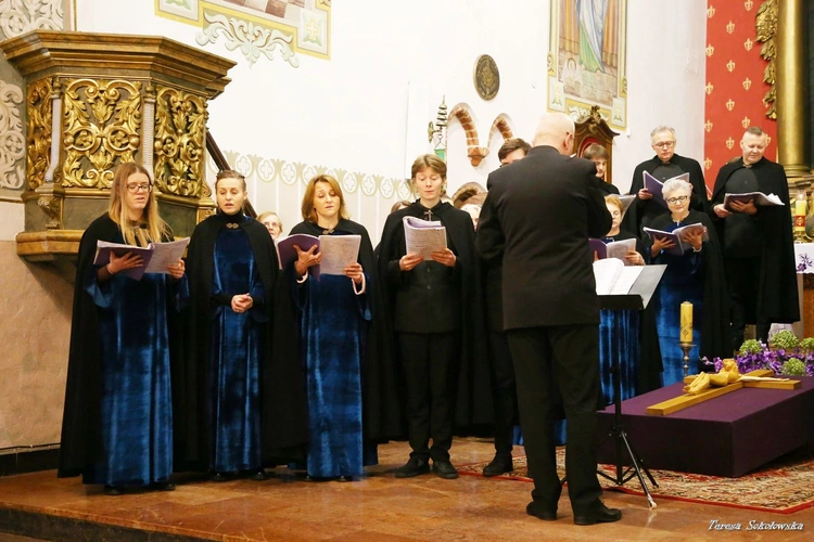 Ciechanów. Koncert pieśni pasyjnych