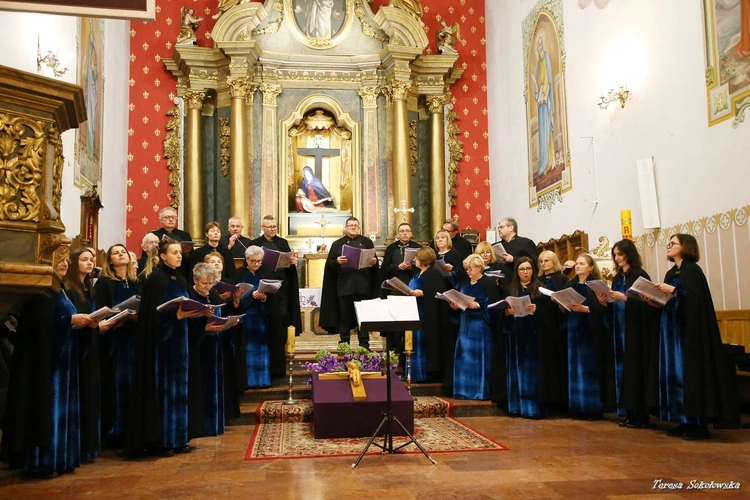 Ciechanów. Koncert pieśni pasyjnych