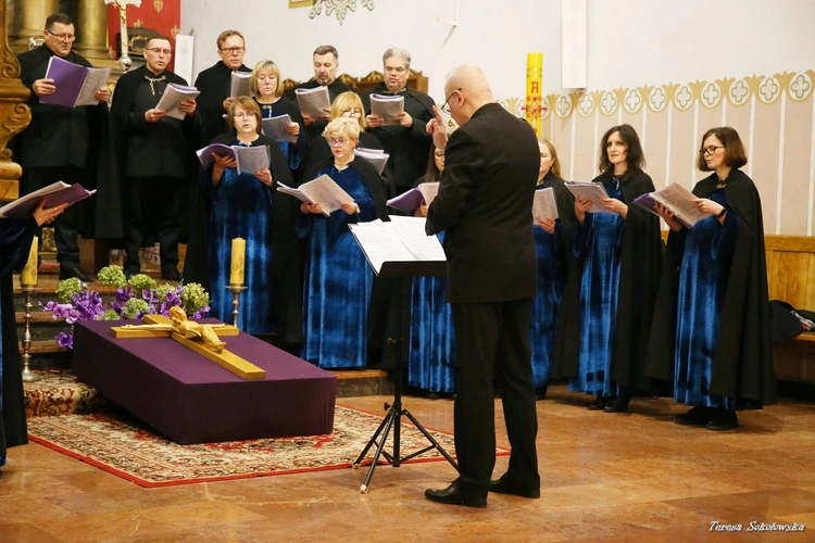 Ciechanów. Koncert pieśni pasyjnych