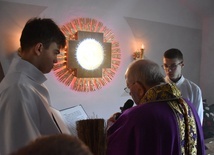 Kaplicę adoracji Najświętszego Sakramentu poświęcił biskup Roman Marcinkowski.