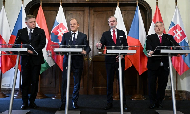 Premierzy Polski, Czech, Węgier i Słowacji komentują słowa Macrona o wysłaniu na Ukrainę zachodnich wojsk