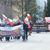 Uczestnicy przeszli ulicami miasta.