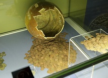 Na ekspozycji można zobaczyć monety z różnych okresów.