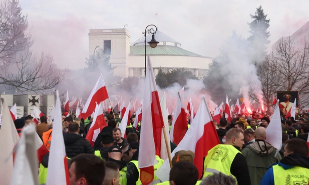 Hołownia proponuje rolniczy "okrągły stół"