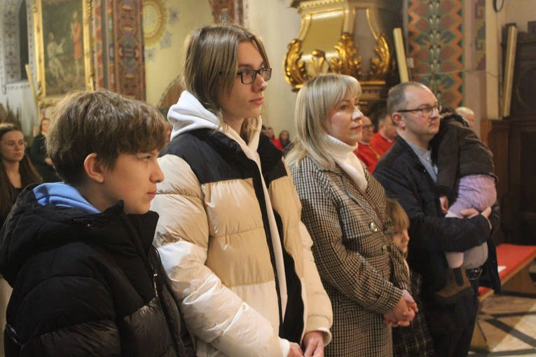 Ciechanów. Peregrynacja relikwii bł. rodziny Ulmów