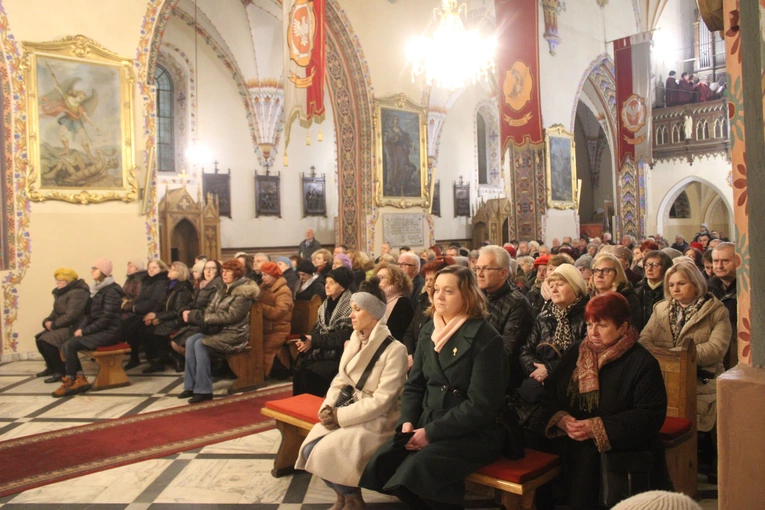 Ciechanów. Peregrynacja relikwii bł. rodziny Ulmów
