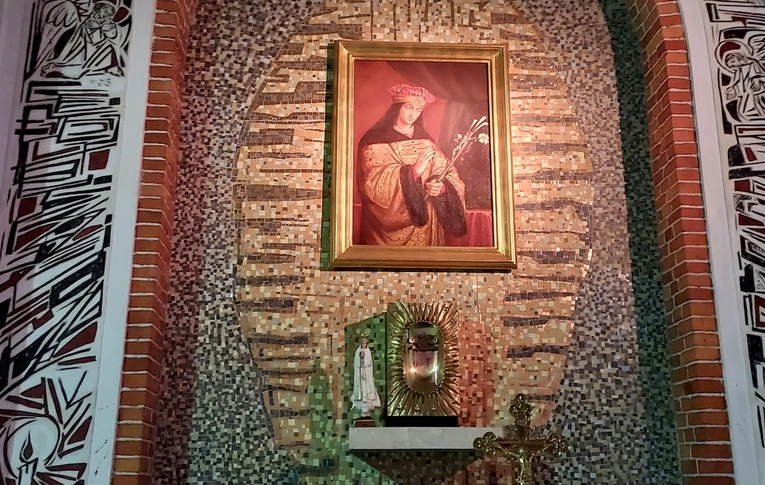 Kaplica z relikwiami patrona miasta i diecezji w bazylice św. Kazimierza w Radomiu.