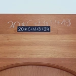 Katolicki symbol na drzwiach niemieckiego ministerstwa