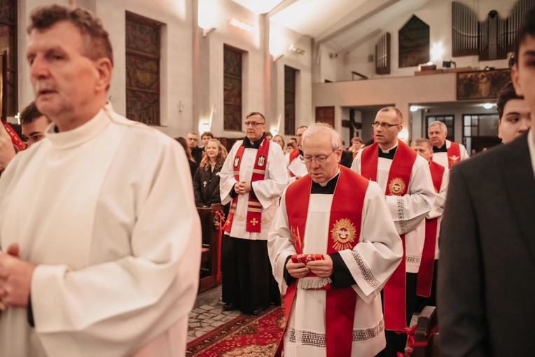 Bierzmowanie w parafii pw. Ducha Świętego i św. Katarzyny Aleksandryjskiej w Gdyni-Obłużu