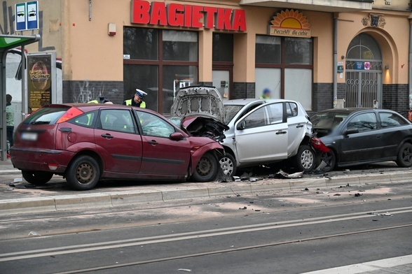 Szczecin: 20 poszkodowanych, dwie osoby w stanie krytycznym po wypadku; jest tymczasowy areszt dla kierowcy