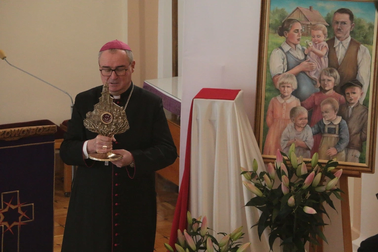 Płock. Ostatni dzień peregrynacji relikwii bł. rodziny Ulmów