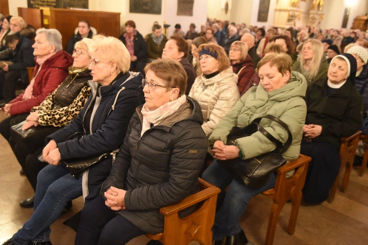 25 lat sądeckiej grupy św. o. Pio