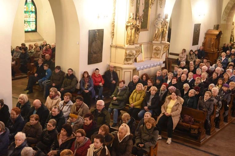 25 lat sądeckiej grupy św. o. Pio