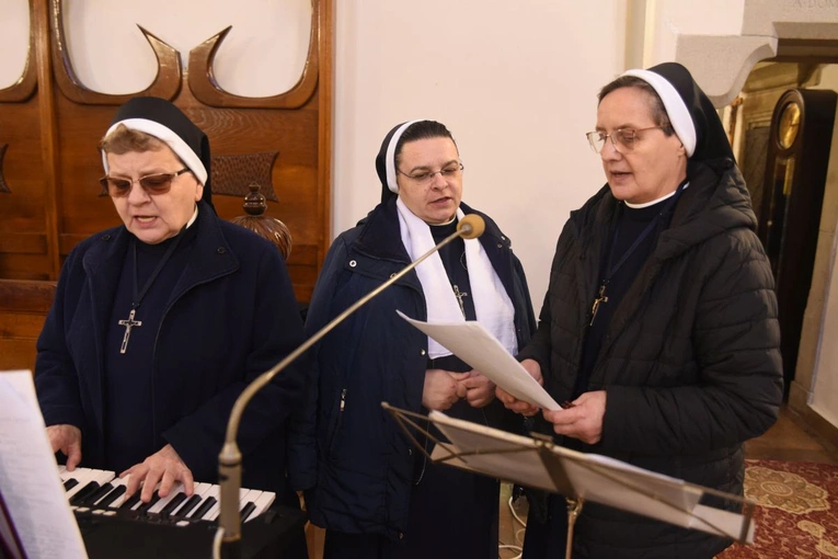 25 lat sądeckiej grupy św. o. Pio