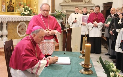 Prawo diecezjalne, zawarte w dokumencie V Synodu DT, zacznie obowiązywać od Wielkanocy 2024 roku.