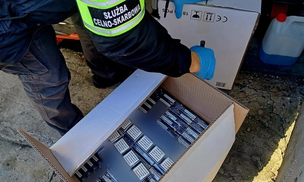Śląskie. KAS zatrzymała prawie pół miliona nielegalnych papierosów