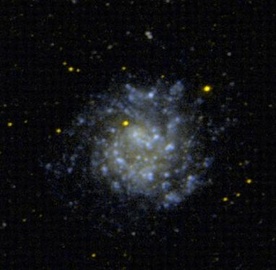 Karłowata galaktyka spiralna NGC 5474 w ultrafiolecie