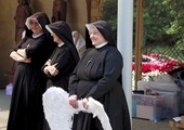 Tutejsze zakonnice od samego początku pracują dla dzieci i młodzieży.