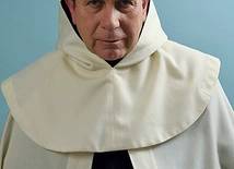 	Tytułową rolę gra Jarosław Gajewski, dyrektor Teatru Klasyki Polskiej.