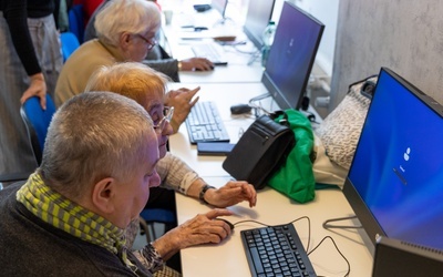 Katowice. Jest nowy punkt Cyfrowego Wsparcia Seniorów