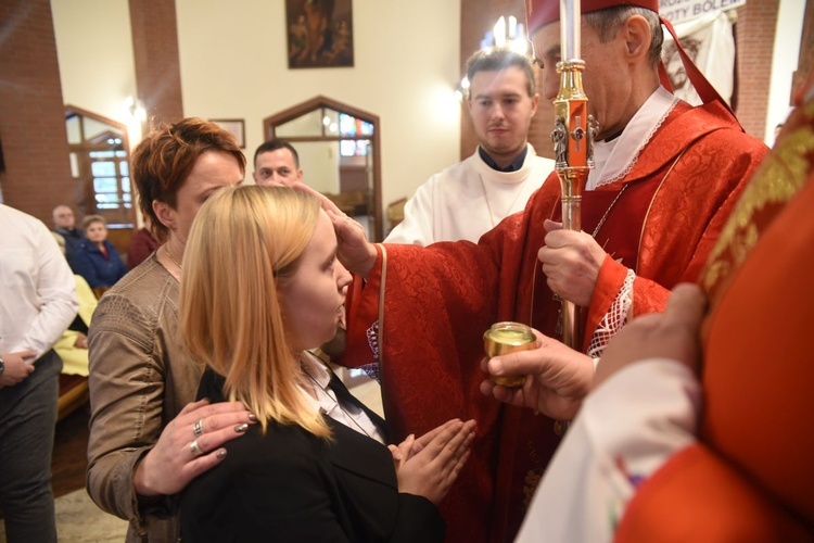 Bierzmowanie w par. Miłosierdzia Bożego w Brzesku