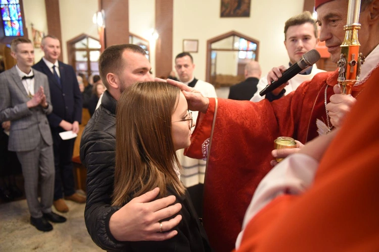 Bierzmowanie w par. Miłosierdzia Bożego w Brzesku